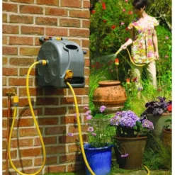 Hozelock Compact Enclosed Reel 2 In 1 - 25 Meter - Slangbox En Muurhaspel In één - Grijs -Exporteren Buiten Groen Winkel 858x1200